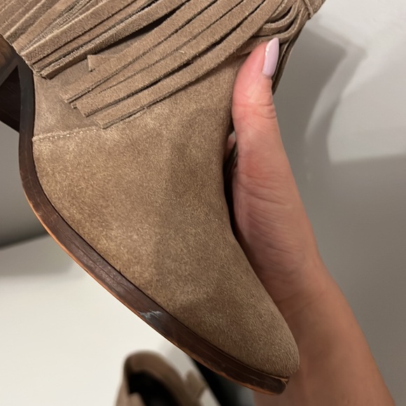 RESTRICTED SUEDE FRINGE BOOTIES - Picture 9 of 10